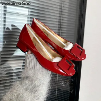  Классические красные туфли-лодочки с квадратной пряжкой, с круглым носком, элегантные, на толстом каблуке, модная и повседневная женская обувь