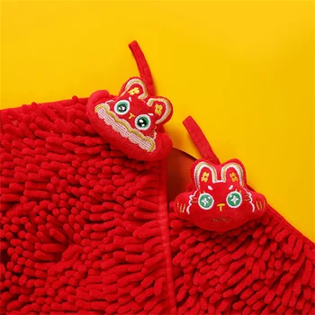  Красные полотенца для рук из синели в год кролика, полотенце для рук в кухне и ванной, мультяшные быстросохнущие полотенца с вышивкой