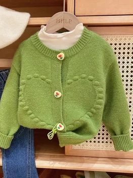  Детская одежда Кардиган Свитер Весна Осень вязаная куртка с пуговицами в виде сердца для девочек Детские зеленые свитера Пальто